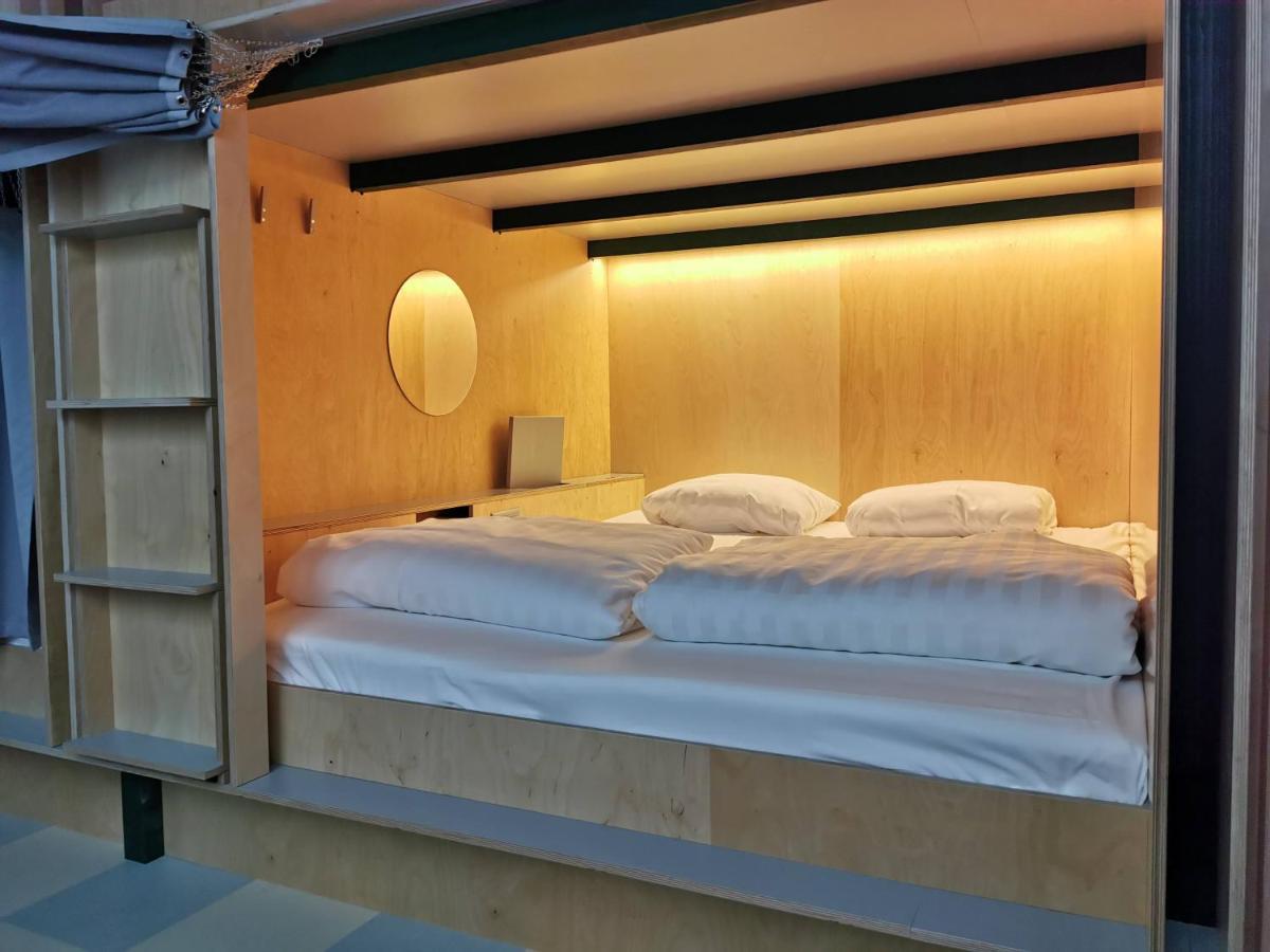 Green Marmot Capsule Hotel Zuerich Exterior photo
