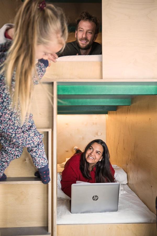 Green Marmot Capsule Hotel Zuerich Exterior photo