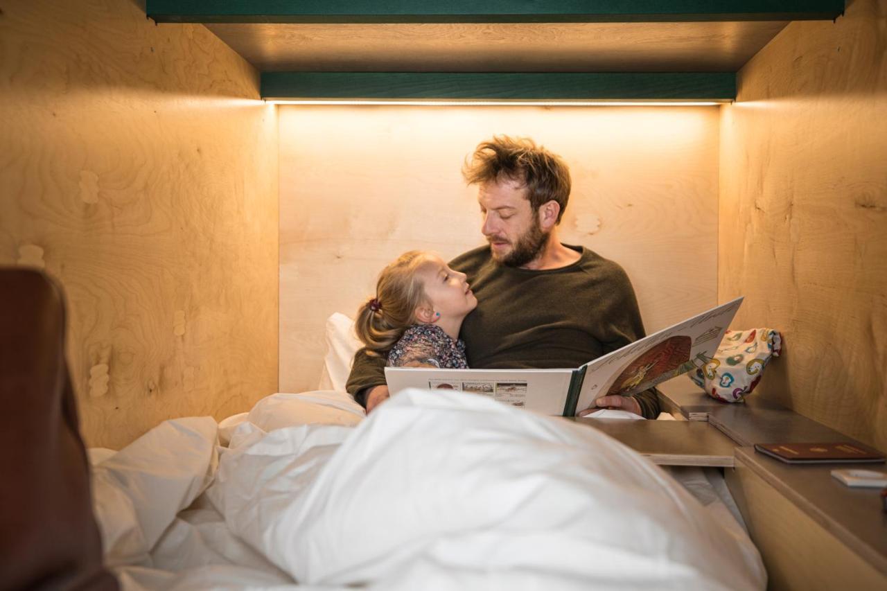 Green Marmot Capsule Hotel Zuerich Exterior photo